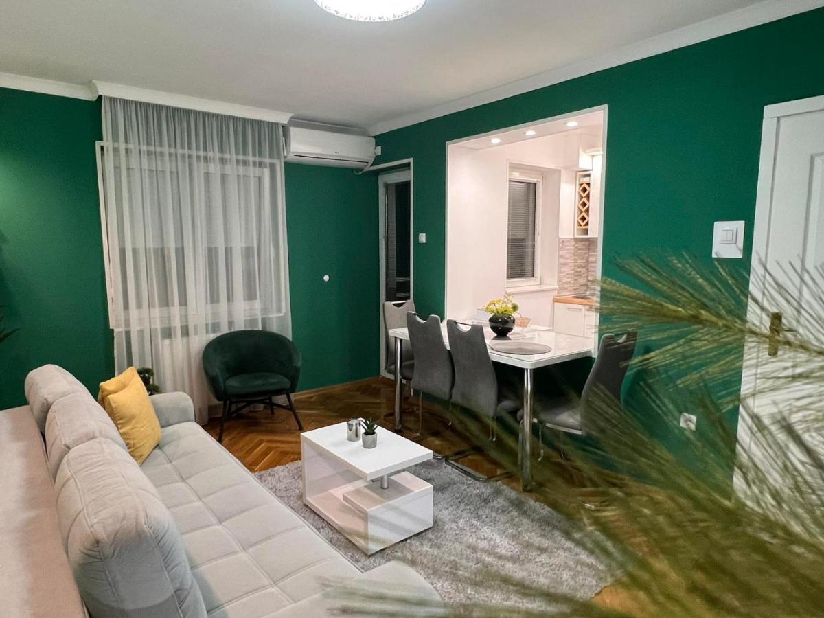 Prestige Apartment Novi Sad Buitenkant foto