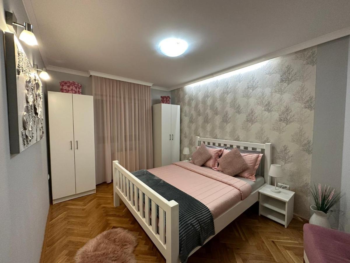 Prestige Apartment Novi Sad Buitenkant foto