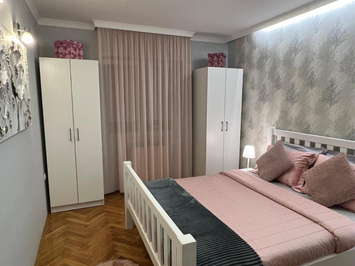 Prestige Apartment Novi Sad Buitenkant foto